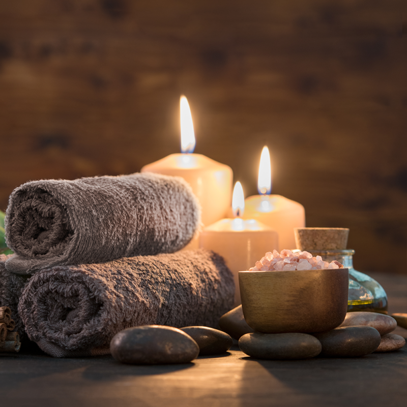 Aromatic D’Alchémy candle massage